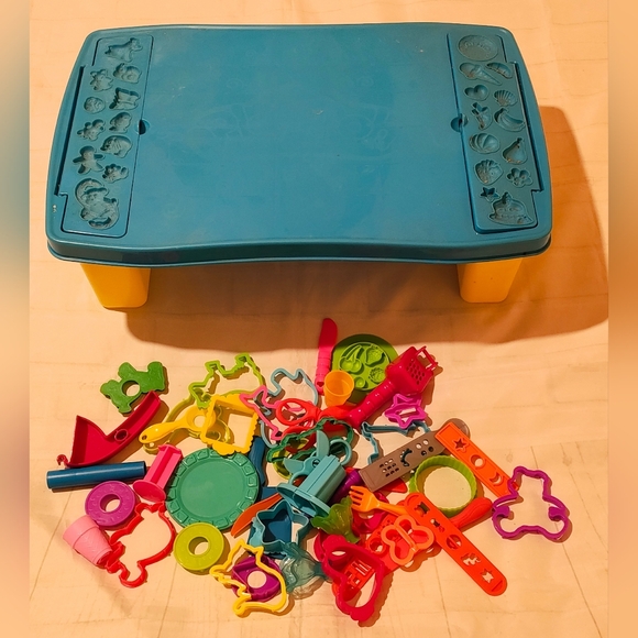 Colorful Activity Table Set - Picture 6 of 7
